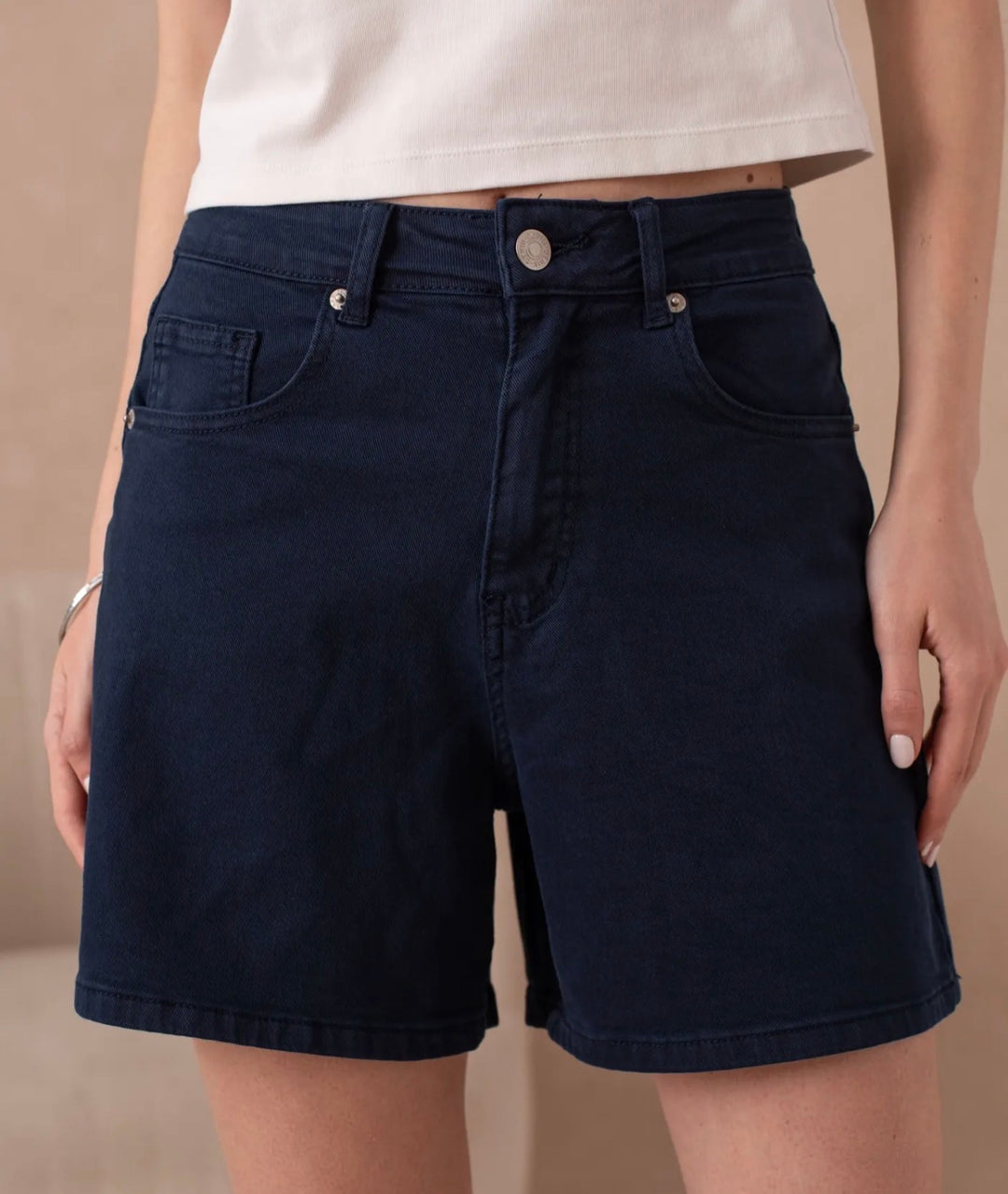 Short Camille